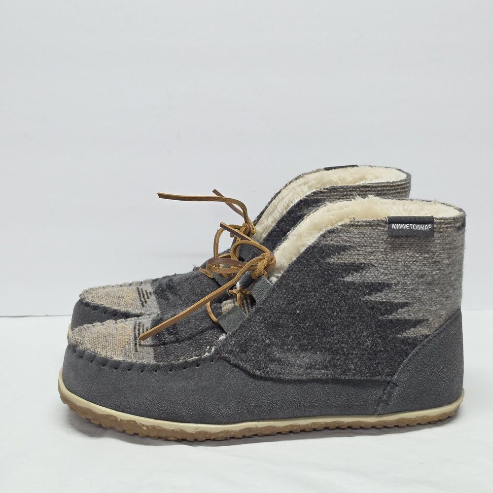 Minnetonka Torrey Slipper Boot Womens 11 M Gray Suede Native Print Fleece Cozy